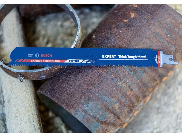 List Bosch za sabljasto žago EXPERT ‘Thick Tough Metal’ S 1255 CHC, 300mm, kovina, 2608900371